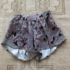 Lululemon Hotty Hot Lined Shorts Size 4